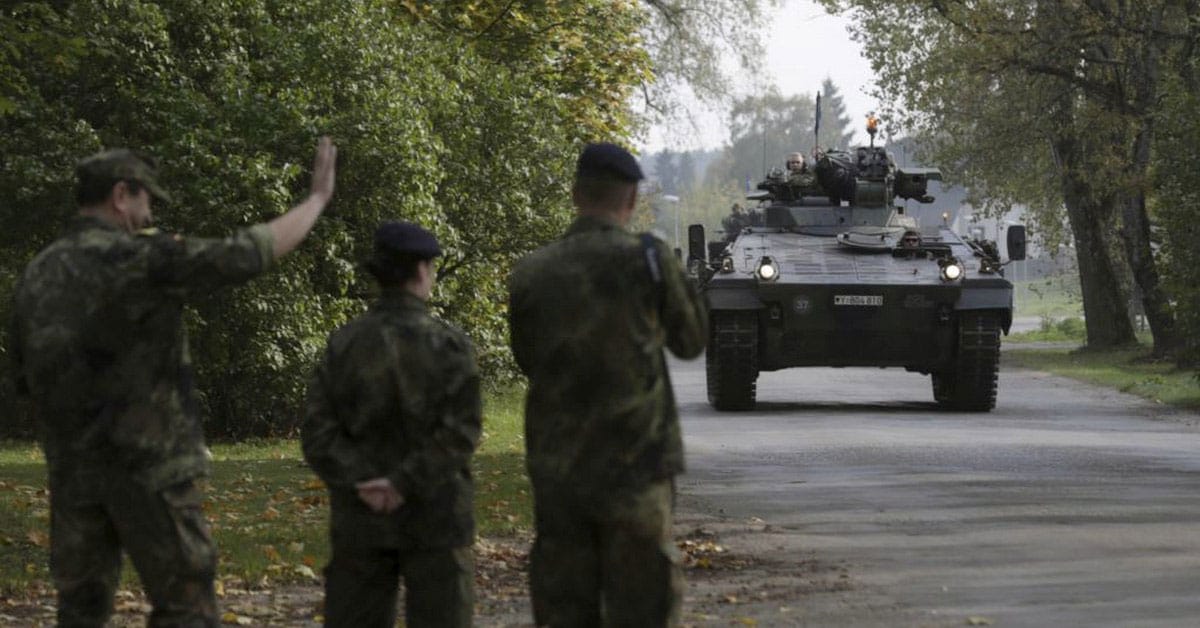 Flintenuschi macht ernst: Bundeswehr wird an der russischen Grenze „rotieren“
