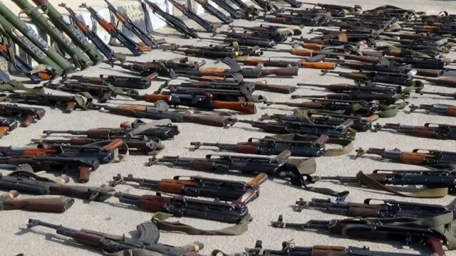 sek findet is waffenlager mit schweren kriegswaffen in mehreren deutschen orten nachrichtensperre