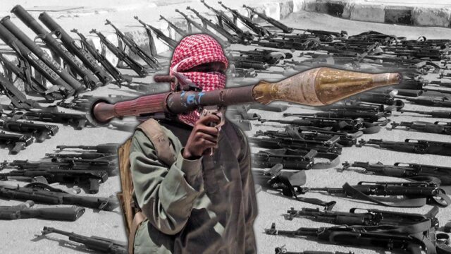 is bringt schweres kriegsgeraet kalaschnikows und panzerfaeuste nach deutschland