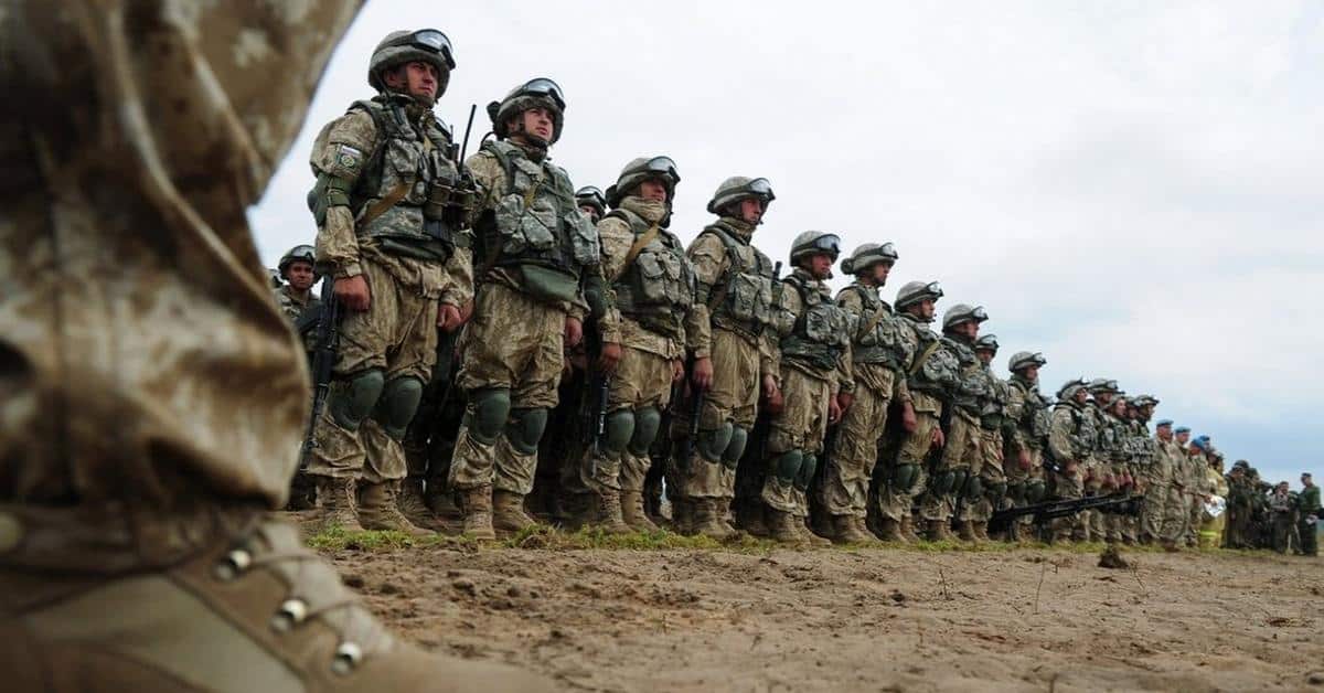 250.000 Soldaten kampfbereit: Russland versetzt Streitkräfte in Alarmbereitschaft