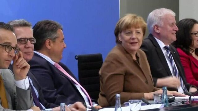 Kriminell sein lohnt sich: Merkel und ihr unfähiges Kabinett gönnen sich Diäten-Erhöhung