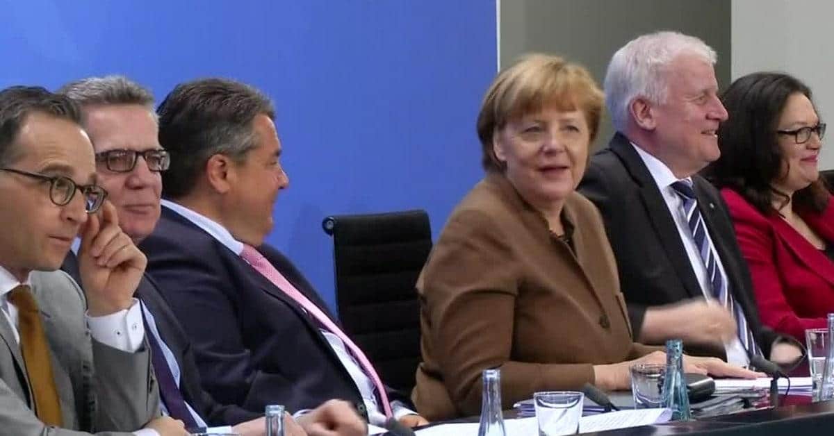 Kriminell sein lohnt sich: Merkel und ihr unfähiges Kabinett gönnen sich Diäten-Erhöhung
