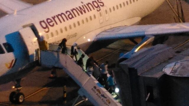 Die Wahrheit über Merkels neue Flüchtlingsmassen im Flieger