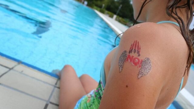 „Rühr-mich-nicht-an“-Tattoos sollen Kinder vor Sex-Attacken durch Asylanten schützen