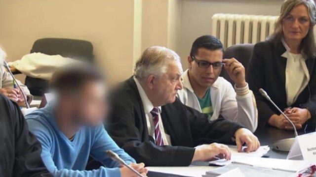 Vergewaltiger mit Migrationshintergrund lassen sich vor Gericht wie Popstars feiern