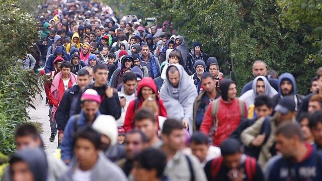 Wie man eine Massenmigrationskrise erzeugt