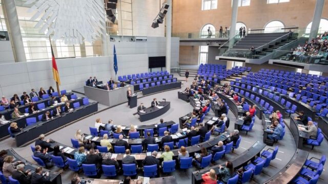 Korrupter Bundestag: Ageordnete scheffeln sich nebenbei Millionen in die Tasche