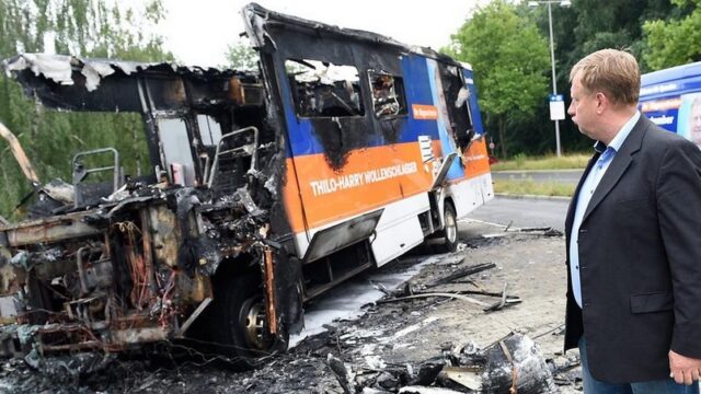 Das deutsche Volk wehrt sich endlich: Mutige Bürger zünden CDU-Wahlkampfbus an