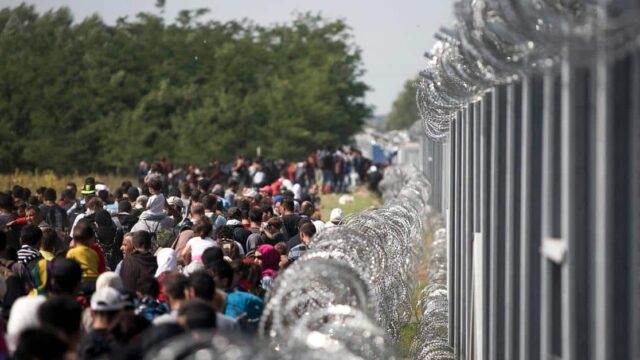 Migrationswaffe: Belagert im eigenen Haus