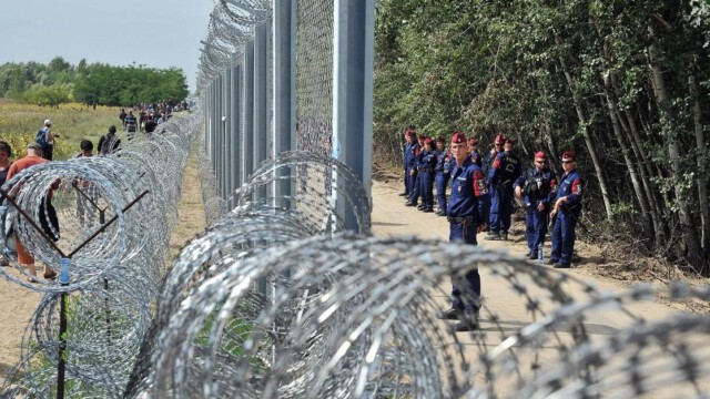 Grenzen dicht: Ungarn baut Megazaun gegen illegale Flüchtlinge