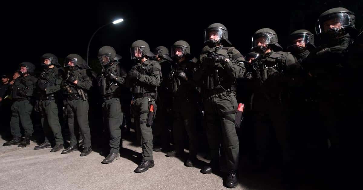 Soros-Hack – Dokumente: Ziel der Eliten ist der Polizei- und Überwachungsstaat