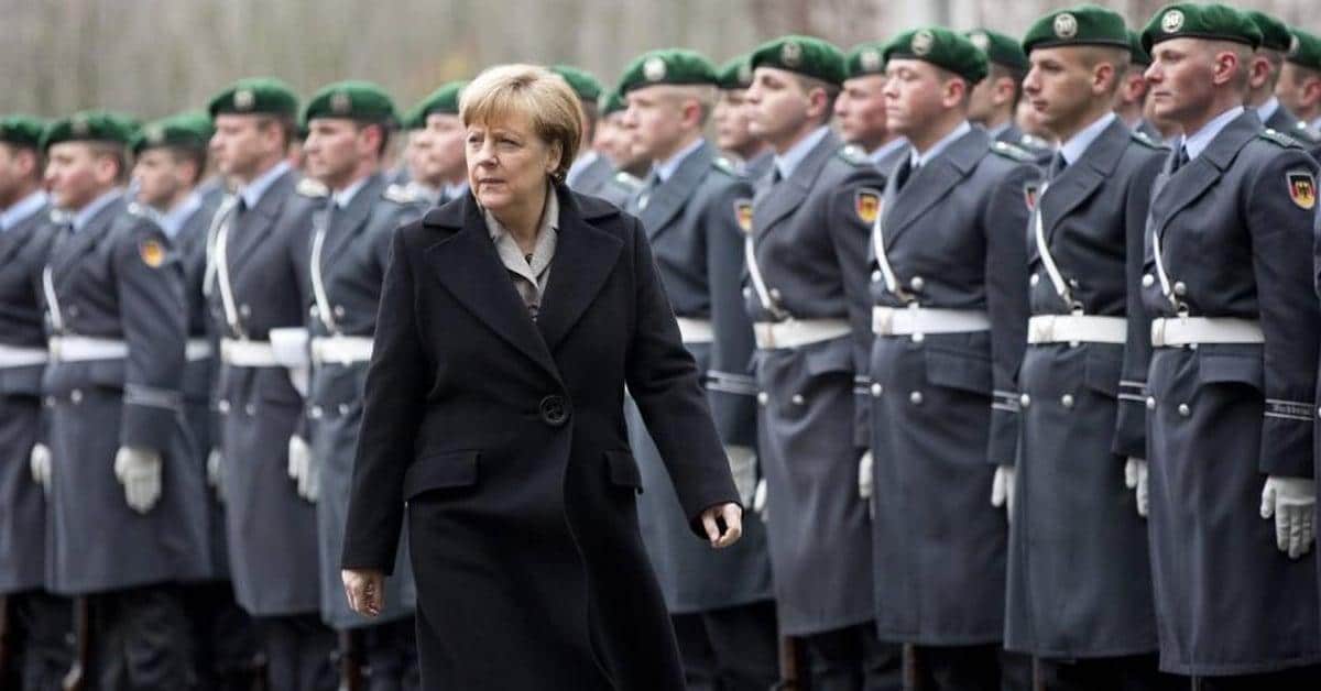 Oberstleutnant an Merkel und USA: „Dann richtet das Volk, dann gnade euch Gott!“