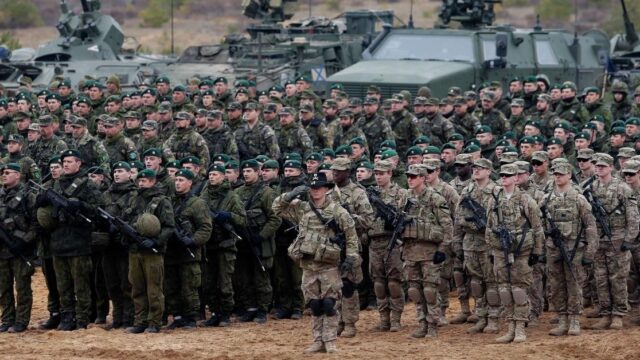 Kriegsvorbereitungen: NATO will noch mehr Truppen an Russlands Grenzen verlegen