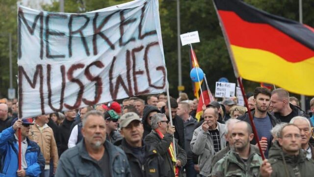 Die bösen Bürger störten die Feier in Dresden! Linke Hetze im Schafspelz