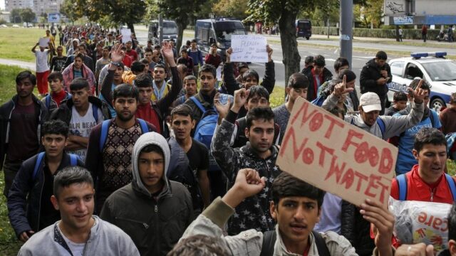 Balkanroute wieder offen: Zehntausende wollen nach Deutschland – Medien schweigen