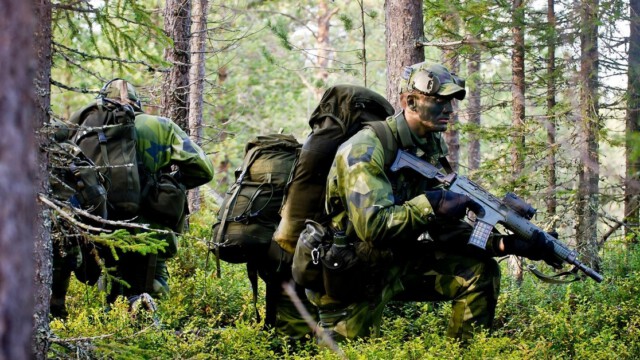 Schwedens Regierung stellt Behörden auf Krieg gegen Russland ein