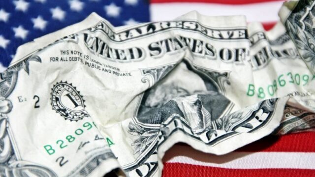 Nächster Dolchstoß für Washington: Iran verabschiedet sich vom US-Dollar