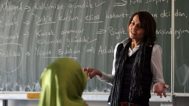 Rot-Grüne Hochverratspolitik: Türkisch wird reguläres Schulfach in Niedersachen