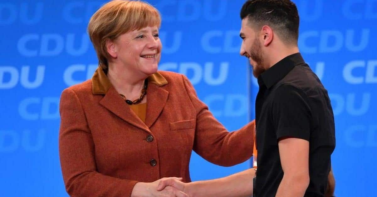 Wahlkampf in Jena: Merkel schüttelt lieber Hände von Flüchtlingen, als die von Bürgern