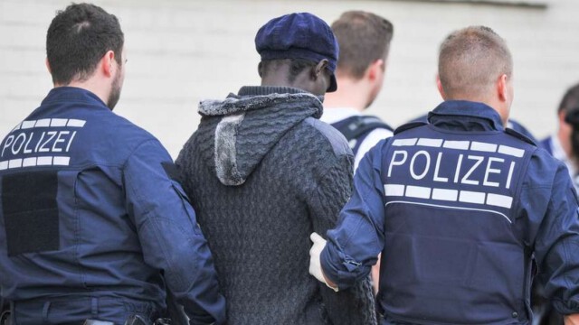 Schwere Straftaten: „Flüchtlinge“ 1.000 Prozent krimineller als Deutsche