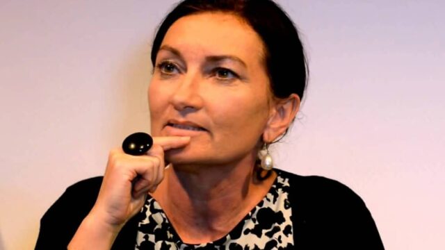 Grüne sucht Freiwillige, die Asylbewerbern das Essen in den fünften Stock tragen