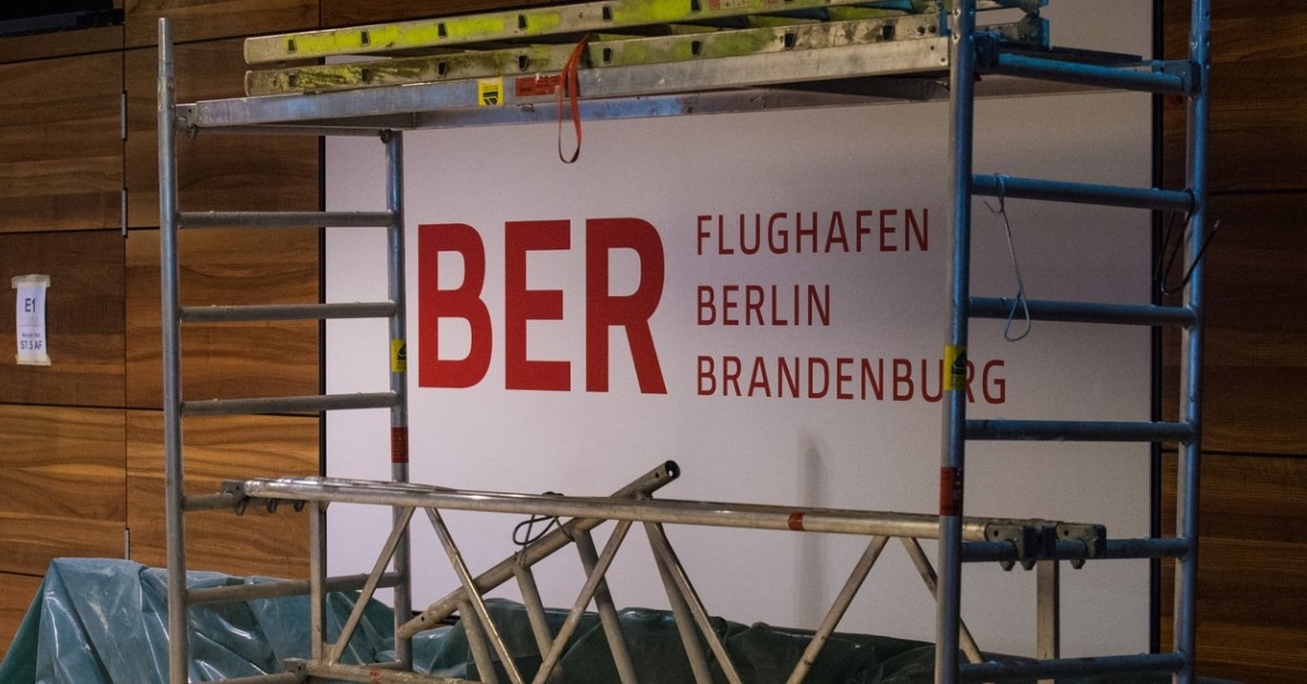 Bitte nicht lachen: Im Flughafen BER sind die Wasserrohre zu dünn!