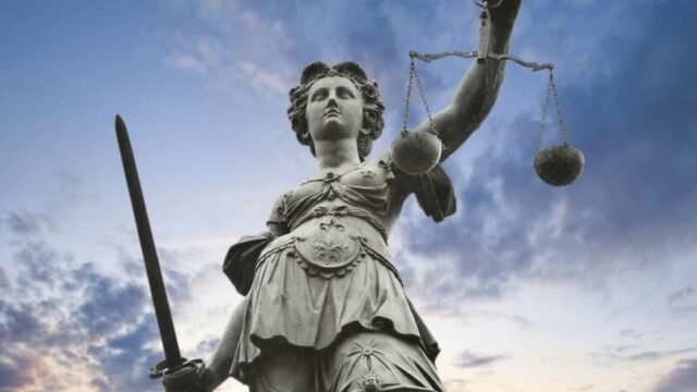 Justizskandal in Hamburg: Keine Volksverhetzung – Deutsche dürfen „Köterrasse“ genannt werden