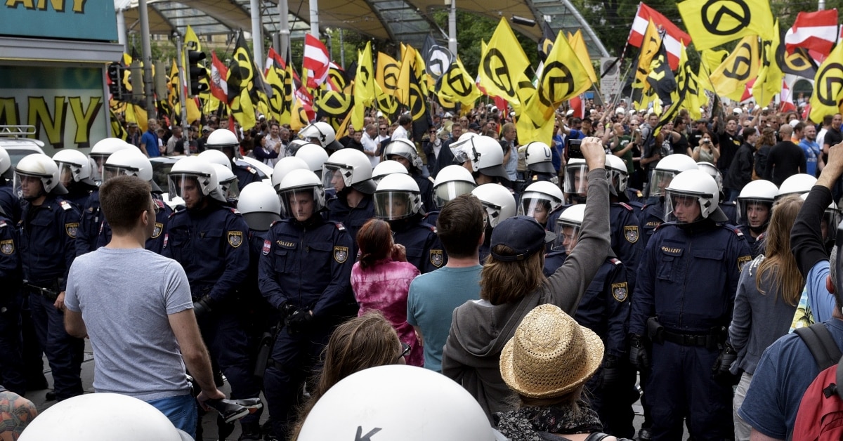 Bald zwei Jahre Haft für kritische Bürger? Österreich definiert „Staatsfeinde“ neu