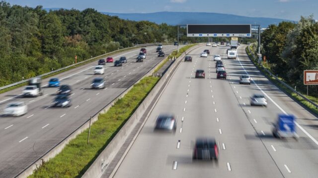 Nächstes Schurkenstück: Autobahnprivatisierung durch die Hintertür und niemand berichtet darüber