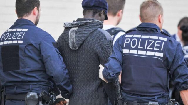 Flüchtlinge führen Kriminalstatistik an – Polizei veröffentlicht erstmals genaue Zahlen