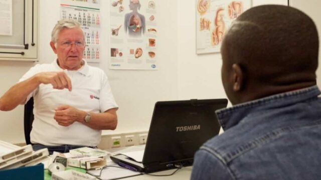 20% aller Atteste gefälscht: Ärzte verhindern Abschiebungen durch Gefälligkeits-Gutachten