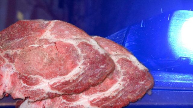 Polizeieinsatz in Hannover: Staatsschutz ermittelt wegen Schweinekoteletts