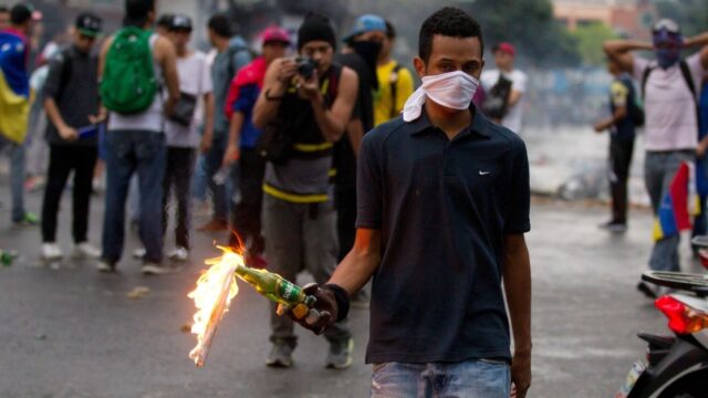 Aufruhr in Südamerika: USA und Großbritannien bereiten „Latein-Amerikanischen Frühling“ vor