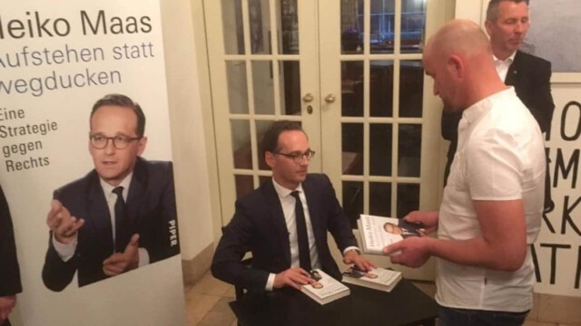 Maas hetzt auf 256 Buchseiten gegen politisch Andersdenkende - und die Leser lachen ihn aus