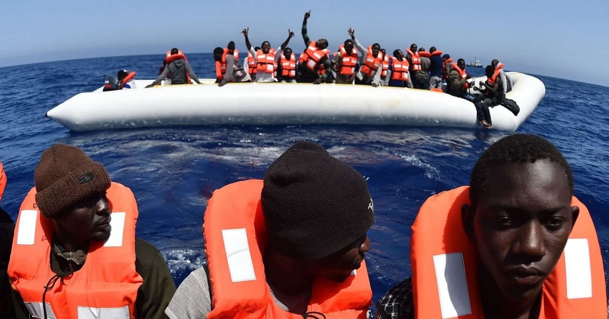 Neue Beweise: Schlauchboot-Migranten rufen NGOs wie "Taxis" an – und werden abgeholt! 3 Neue Beweise: Schlauchboot-Migranten rufen NGOs wie "Taxis" an – und werden abgeholt!