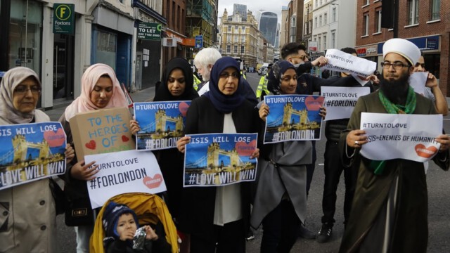 London: CNN inszeniert Moslemdemo gegen den Islamterror – ARD übernimmt gefälschten Bericht