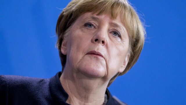 Millionenfacher Rechtsbruch: Staatsrechtler sehen Kanzlerin Merkel als Schwerkriminelle