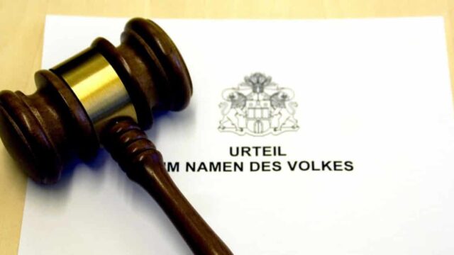 „Nutte“ gegen „Neger“ – Hamburger Gericht fällt skandalöses Urteil gegen deutsche Rentnerin