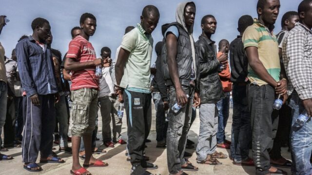 Afrika – Die demographische Zeitbombe: Ein gewaltiger Flüchtlings-Tsunami bedroht Europa