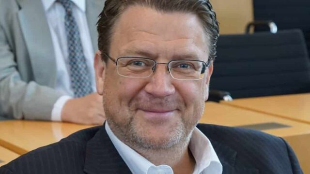 Bravo! AfD-Abgeordneter Stephan Brandner lässt Diäten von linker ANTIFA-Politikerin pfänden