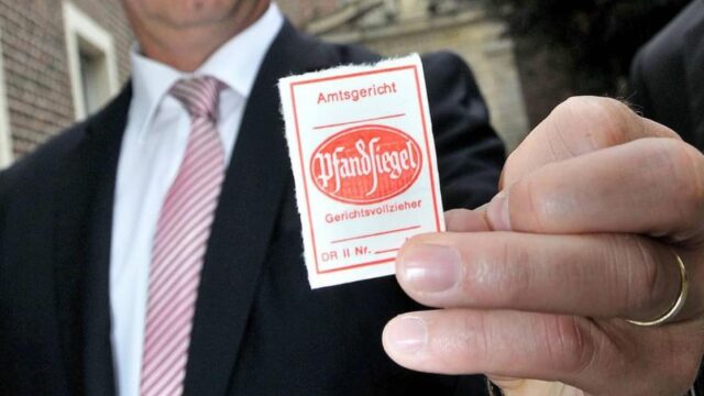 Wenn der Gerichtsvollzieher mit dem ZDF kommt: Geschröpft werden nur Deutsche!