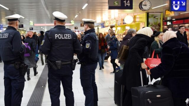 Gefangenenbefreiung: Migranten-Mob stürmt Dienststelle der Bundespolizei in Düsseldorf