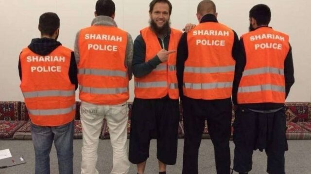 Behörden schauen tatenlos zu: Hundert Mann starke Scharia-Polizei terrorisiert Berlin