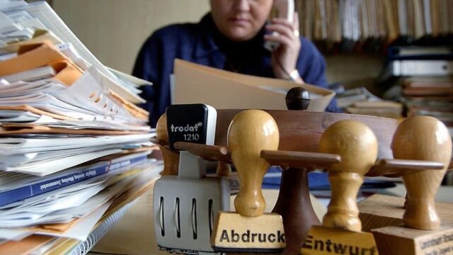 Hass auf Merkel-Regime wächst: Immer mehr Staatsdiener sind wütend auf Bundesregierung