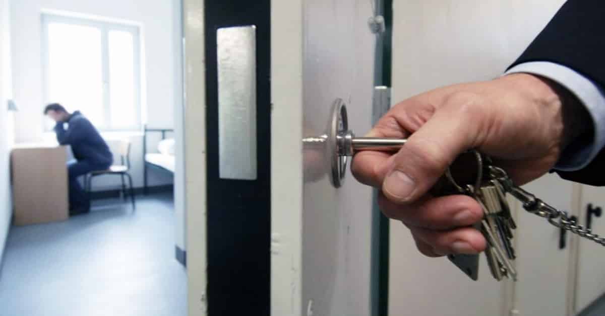 Ausländeranteil steigt rapide: Strafvollzug warnt vor Gefängnisrevolten in Deutschland