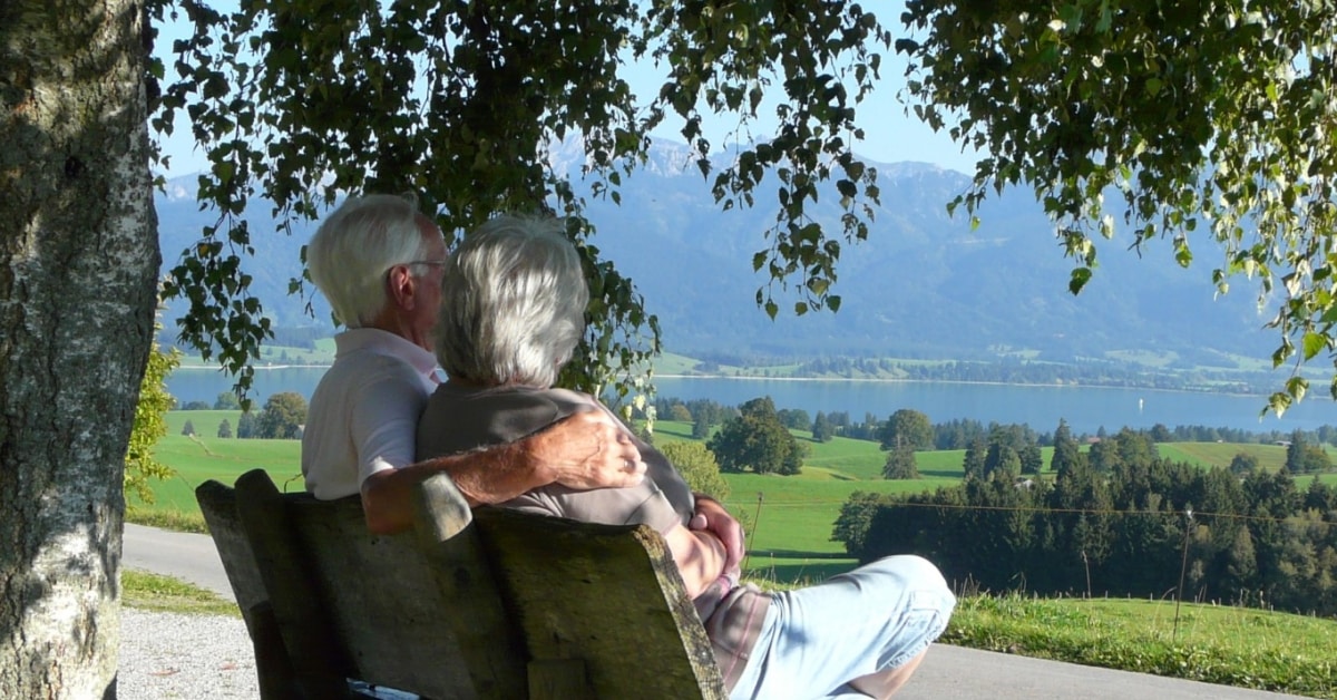 Rentner dürfen nicht länger als vier Wochen ins Ausland, ohne ihre Bezüge zu verlieren