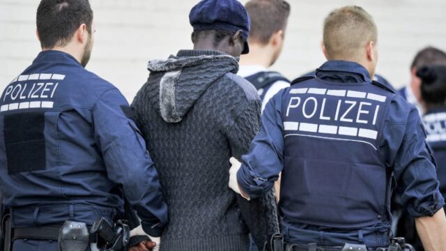 Rot-Rot-Grünes Irrenhaus: Senat Berlin verbietet Polizei das Kontrollieren von illegalen Migranten