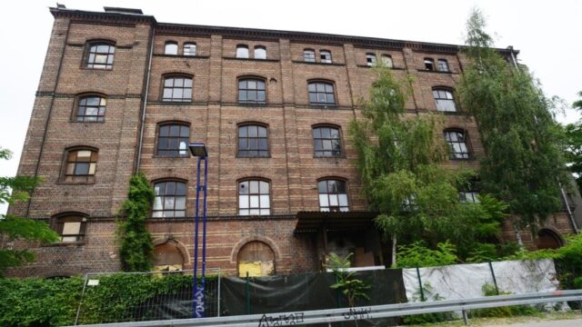 Nach Eigentümerwechsel: Linksextreme Terroristen stürmen ehemalige Fabrik in Berlin