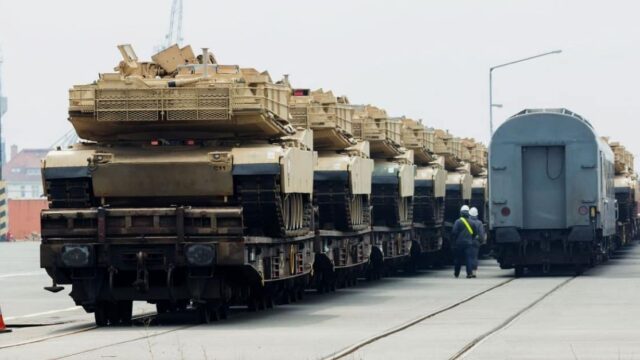 Aufgedeckt: Geheime Panzer-Transportzüge rollen über Sachsen nach Osten – Nachrichtensperre
