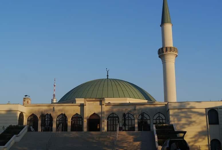 Studie belegt: Imame nutzen Moscheen für politische Agitation und betreiben Nichtintegration von Muslimen 2 Studie belegt: Imame nutzen Moscheen für politische Agitation und betreiben Nichtintegration von Muslimen